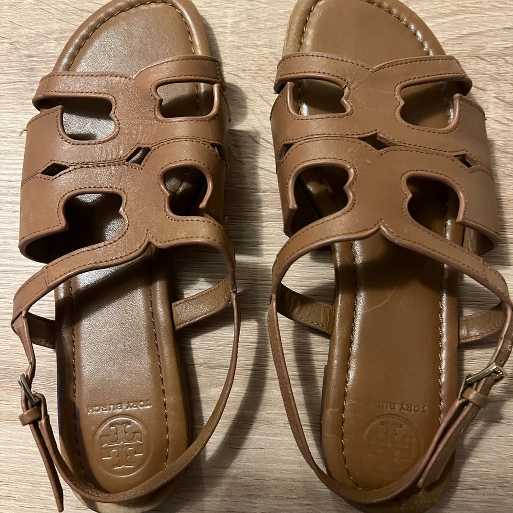 Tory Burch Camel colored sandals and leather size 7 1/2
